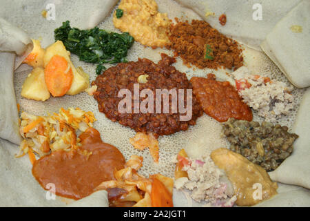 Injera e Wat Foto Stock