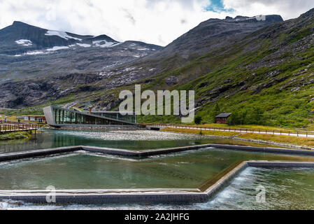 Andalsnes, Norvegia - 21 agosto 2019: Trollstigen Visitor Center Foto Stock