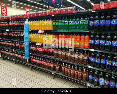 Soft drink corsia in un Pick n Pay supermercato, Sud Africa Foto Stock