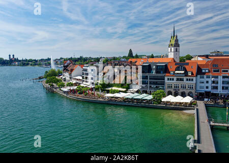 Friedrichshafen sul Lago di Costanza: Vista dalla Torre del punto di vista (Moleturm) sulla città vecchia, quartiere Bodensee, Baden-Württemberg, Germania Foto Stock