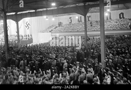 Parteiveranstaltung der NSDAP für den HJ Reichssieger 1936, Deutschland 1930er Jahre. Partito nazista evento per la gioventù hitleriana Reichssieger concorrenza 1936, Germania 1930s. Foto Stock