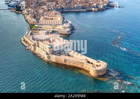 Siracusa Sicilia. Vista aerea di Maniace fortezza di Ortigia. Foto Stock