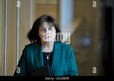 Edinburgh, Regno Unito. 03 ott 2019. Edinburgh, 3 ottobre 2019. Nella foto: Jeane Freeman MSP - Gabinetto del Ministro per la salute e lo sport. al parlamento scozzese durante la sessione settimanale di Primi Ministri questioni. Credito: Colin Fisher/Alamy Live News Foto Stock