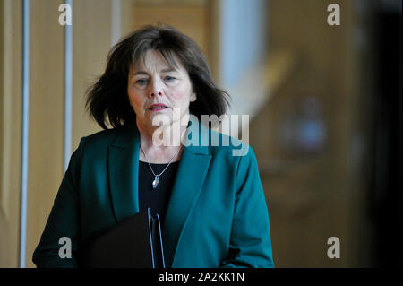 Edinburgh, Regno Unito. 03 ott 2019. Edinburgh, 3 ottobre 2019. Nella foto: Jeane Freeman MSP - Gabinetto del Ministro per la salute e lo sport. al parlamento scozzese durante la sessione settimanale di Primi Ministri questioni. Credito: Colin Fisher/Alamy Live News Foto Stock