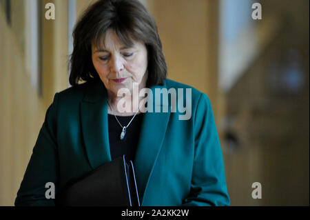 Edinburgh, Regno Unito. 03 ott 2019. Edinburgh, 3 ottobre 2019. Nella foto: Jeane Freeman MSP - Gabinetto del Ministro per la salute e lo sport. al parlamento scozzese durante la sessione settimanale di Primi Ministri questioni. Credito: Colin Fisher/Alamy Live News Foto Stock