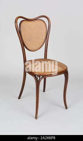 Sedia laterale, progettato c. 1851, fabbricato c. 1855, progettato da Michael Thonet, austriaca, 1796-1871, realizzato dalla Gebrueder Thonet, austriaca, 1853-1921, Austria, Faggio, canna, 90,8 × 42,1 × 52,4 cm (35 3/4 × 16 3/8 × 20 5/8 in Foto Stock