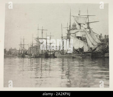 Great Yarmouth Harbour, 1887, Peter Henry Emerson, inglese, nato a Cuba, 1856-1936, Inghilterra, fotoincisione, pl. Mi da l'album 'Wild Life su una marea: Le avventure di un House-Boat ed al suo equipaggio' (1890), edizione 270/50, 17,8 × 21,9 cm (nell'immagine), 23,2 × 30 cm (carta Foto Stock