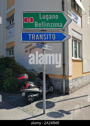 Svizzera Canton Ticino, Locarno, segnaletica stradale Foto Stock