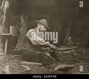 Il Basket-Maker 1888, Peter Henry Emerson, inglese, nato a Cuba, 1856-1936, Inghilterra, fotoincisione, piastra XV da 'Foto di East Anglian Life Foto Stock