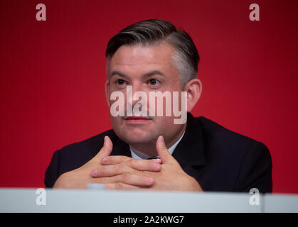 Ombra Segretario per la salute, Jon Ashworth, dà il suo discorso in occasione del congresso del partito laburista la in Brighton. Foto Stock