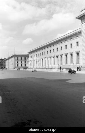 Außenansicht der Reichskanzlei a Berlino, Deutsches Reich 1930er Jahre. Vista esterna della cancelleria imperiale di Berlino in Germania 1930s. Foto Stock