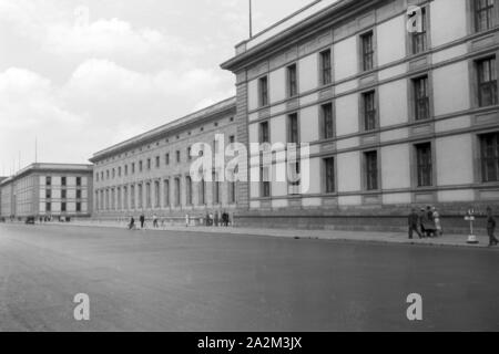 Außenansicht der Reichskanzlei a Berlino, Deutsches Reich 1930er Jahre. Vista esterna della cancelleria imperiale di Berlino in Germania 1930s. Foto Stock