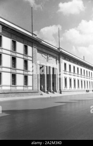 Außenansicht der Reichskanzlei a Berlino, Deutsches Reich 1930er Jahre. Vista esterna della cancelleria imperiale di Berlino in Germania 1930s. Foto Stock