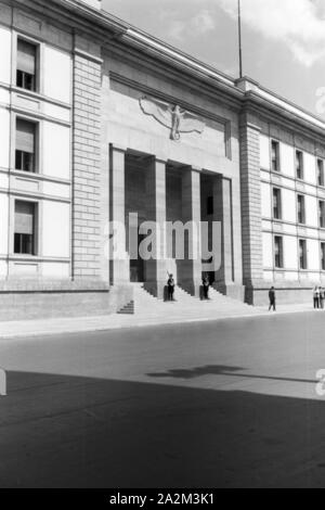 Außenansicht der Reichskanzlei a Berlino, Deutsches Reich 1930er Jahre. Vista esterna della cancelleria imperiale di Berlino in Germania 1930s. Foto Stock