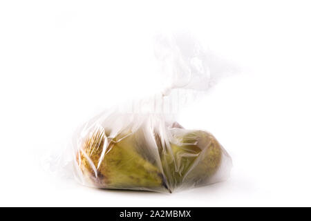 Pere confezionato in sacchetto di plastica isolati su sfondo bianco Foto Stock