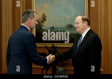 Madrid, Spagna. 03 ott 2019. Madrid Spagna; 03/10/2019.- Felipe VI Re di Spagna riceve in udienza delegazione del Congresso degli Stati Uniti d'America. Il re saluta il senatore Richard Shelby, Senato Appropriatons Comitato al Palazzo della Zarzuela.Credit: Juan Carlos Rojas/Picture Alliance | in tutto il mondo di utilizzo/dpa/Alamy Live News Foto Stock