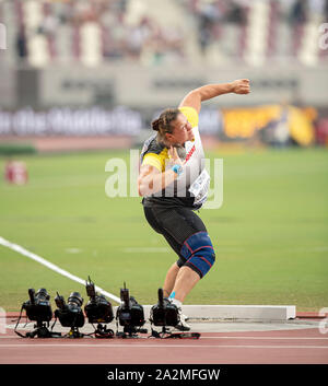 Doha, Katar. 02oct, 2019. Christina SCHWANITZ (Germania) l'azione. Qualifica colpo messo donne su 02.10.2019 mondiali di atletica 2019 a Doha/Qatar, dal 27.09. - 10.10.2019. | Utilizzo di credito in tutto il mondo: dpa/Alamy Live News Foto Stock