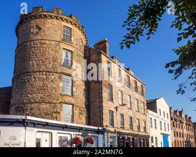 La torre di segnale o Mylnes mulino in riva a Leith città di Edimburgo in Scozia Foto Stock