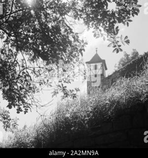 Fachwerkturm in Bad Wimpfen. am Neckar, Deutschland 1930er Jahre. Torre con travi di legno a Bad Wimpfen. sul fiume Neckar, Germania 1930s. Foto Stock