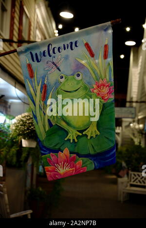 Banner di benvenuto a tema rana al centro commerciale Penny Lane, Rehoboth Beach, DE. Foto Stock
