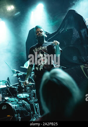 Copenhagen, Danimarca. 02oct, 2019. La American deathcore band Chelsea Grin esegue un concerto dal vivo a Amager Bio in Copenhagen. Qui il cantante Tom barbiere è visto dal vivo sul palco. (Photo credit: Gonzales foto/Alamy Live News Foto Stock