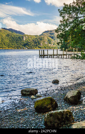 La vista di Derwent Water da Brandelhow, Lake District, Cumbria, England, Regno Unito Foto Stock