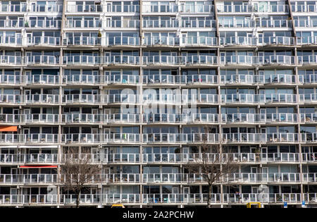 Casa residenziale, apartment house, facciata consiste di balconi, con vetri, Rotterdam, Paesi Bassi Foto Stock