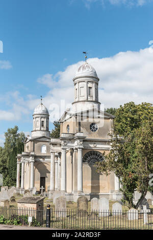 Mistley Towers, i resti della demolita chiesa di Santa Maria Vergine, un edificio georgiano e costruito in stile classico. Foto Stock