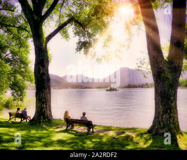 DE - Baviera: Lago Tegernsee con Wallberg Mountain in background Foto Stock