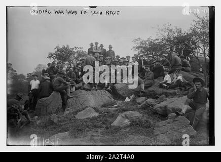 La lettura di guerra leggi per il dodicesimo regt. Foto Stock