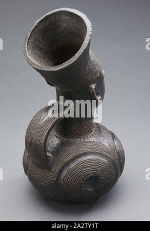 Vaso, Mangbetu persone, xx secolo, ceramica, 11-3/16 in., Arte Africana Foto Stock