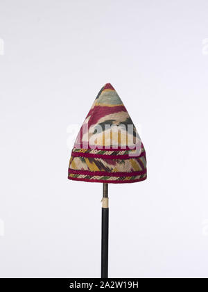 Hat, Uzbek popoli, inizio novecento, cotone, 9-3/4 x 11 in., tessile e della moda arte Foto Stock