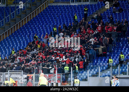 Roma, Italia. 03 ott 2019. I sostenitori di Rennes durante la UEFA Europa League match tra Lazio e Rennes presso lo Stadio Olimpico di Roma il 3 ottobre 2019. Credito: Giuseppe Maffia/Alamy Live News Foto Stock