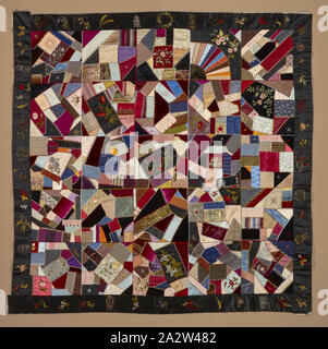 Crazy quilt top, sconosciuto, circa 1890, seta e velluto, perforato, ricamati, e dipinto, 69-1/2 x 70-1/4 in., cucito sul lato anteriore della seconda colonna da sinistra, seconda piazza in basso: M.E.M. Cucita, lato anteriore, terza colonna da sinistra, seconda piazza in basso: L.E.D cucita, lato anteriore, terza colonna da sinistra, la terza piazza in giù, capovolto: A.B.H. Cucita, lato anteriore, quarta colonna da sinistra, la terza piazza in basso: E.A.D cucita, lato anteriore, quarta colonna da sinistra, quarta piazza in basso: J.P.M., American, tessile e della moda arte Foto Stock