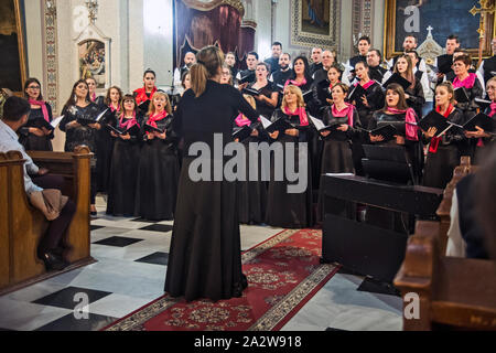 Di Zrenjanin, Serbia, Settembre 28, 2019. Concerto di beneficenza del coro del Reverendo Rafailo Banatsky presso la cattedrale cattolica. Foto Stock