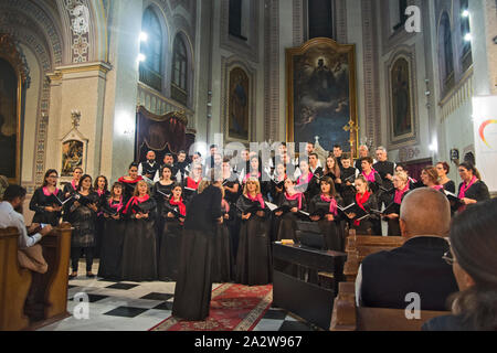 Di Zrenjanin, Serbia, Settembre 28, 2019. Concerto di beneficenza del coro del Reverendo Rafailo Banatsky presso la cattedrale cattolica. Foto Stock