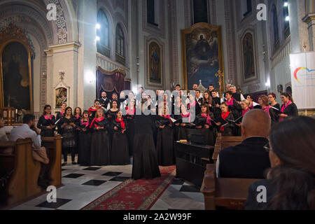 Di Zrenjanin, Serbia, Settembre 28, 2019. Concerto di beneficenza del coro del Reverendo Rafailo Banatsky presso la cattedrale cattolica. Foto Stock