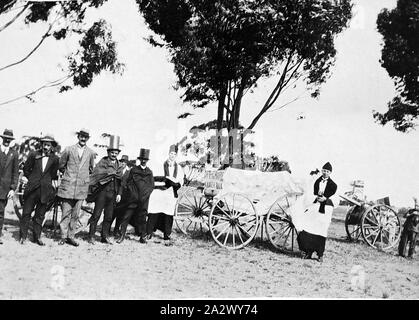 Negativo - Giornata della Pace, Kaniva, Victoria, la guerra mondiale I, Nov 1918, un finto funerale come parte delle celebrazioni per l'Armistizio Foto Stock