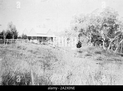 Negativo - Bendigo District, Victoria, circa 1900, una casa colonica Foto Stock