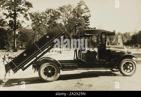 Fotografia - Brockway Motors Ltd, Brockway Junior con cassone ribaltabile, Sydney, Nuovo Galles del Sud, circa 1927, Immagine da un album fotografico contenente ventuno fotografie di carrelli a motore. L'album è stato utilizzato da Brockway Motors Ltd Foto Stock