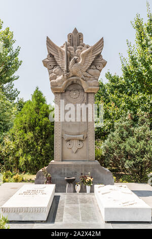 Asia occidentale,l'Eurasia,Caucaso del Sud, Repubblica di Armenia. Yerevan, Nork-Marash distretto. Monumento a motivi di Surb Astvatsatsin Chiesa. Foto Stock