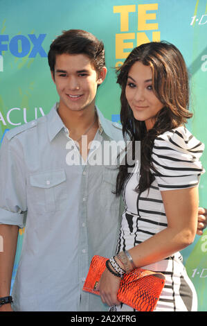 LOS ANGELES, CA. Agosto 07, 2011: BooBoo Stewart & Fivel Stewart al 2011 Teen Choice Awards al Amphitheatre di Gibson, Universal Studios di Hollywood. © 2011 Paul Smith / Featureflash Foto Stock