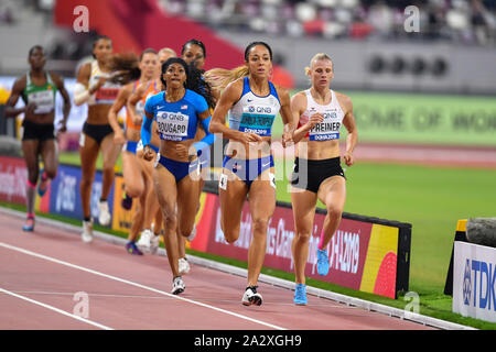 DOHA in Qatar. 03Th oct, 2019. Katarina Johnson-Thompson compete in Donne 800m - Eptathlon durante il giorno 7 della IAAF mondiale di atletica - Doha 2019 Al Khalifa International Stadium il Giovedi, Ottobre 03, 2019 a Doha, in Qatar. Credito: Taka G Wu/Alamy Live News Foto Stock