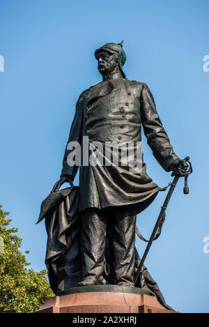 Statua del centro storico di Bismarck Memorial nel Tiergarten di Berlino, Germania. Il principe Otto von Bismarck, il primo Cancelliere dell'impero tedesco. Foto Stock