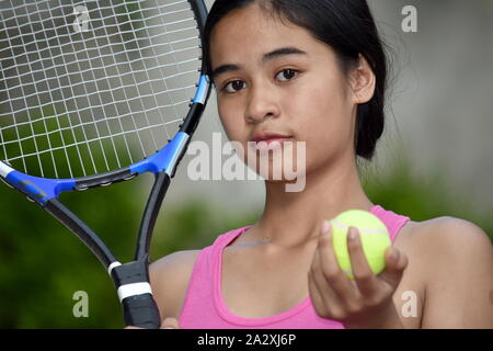 Impassibile Fitness femmina asiatica giocatore di tennis Foto Stock