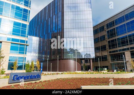 Società Genentech segno in biotecnologia corporation campus sede nella Silicon Valley. Genentech è affiliata di Swiss Roche Foto Stock