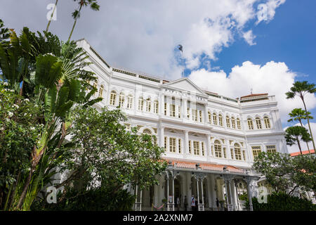 Singapore, 23 Feb 2016: Raffles Hotel è un stile coloniale hotel di lusso stabilito nel 1887. L'hotel è stato chiamato dopo statista inglese Sir Thomas sta Foto Stock