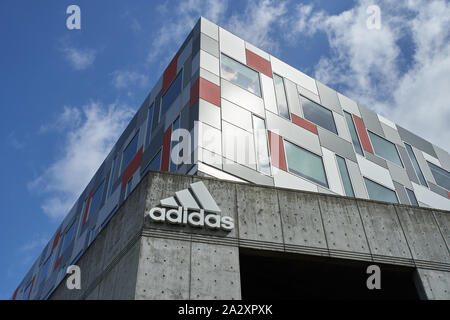 Sede shop centrale adidas