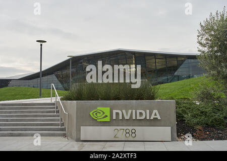 La sede centrale di NVIDIA a Santa Clara, California, progettata da Gensler, si è vista il 5 dicembre 2018. Foto Stock