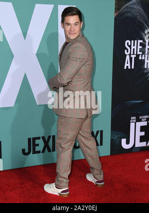 3 ottobre 2019, Westwood, California, USA: 3 ottobre 2019 - Westwood, California - Adam Devine. "Jexi" Los Angeles Premiere tenutasi al Fox Bruin Theater. Credito fotografico: Birdie Thompson/AdMedia Foto Stock